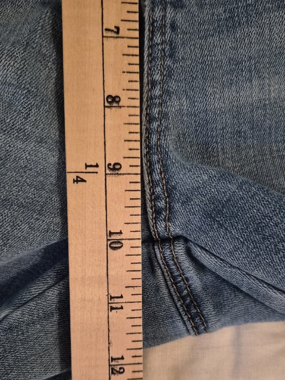 Chico's Flora Embroidered 'The Platinum Crop' Jeans - Size 12 (Chicos Size 2) - Picture 5 of 12
